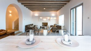 Living area - Villa Aliona by The Pearls Collection (Mykonos)