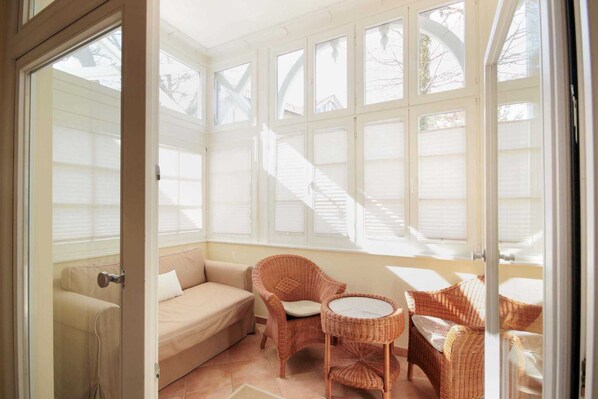 Unclassified image, 1 of 9, button