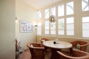 Unclassified image, 5 of 9, button