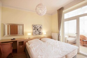 Unclassified image, 3 of 9, button