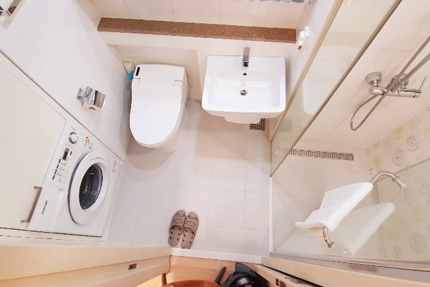 Hair dryer, soap, shampoo, toilet paper