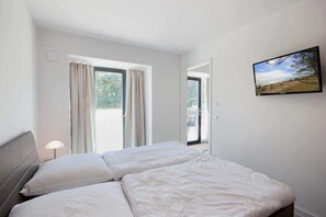 3 makuuhuonetta, vauvan matkasänky, Wi-Fi