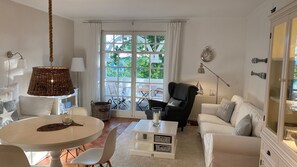 Unclassified image, 5 of 12, button