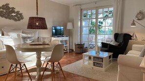 Unclassified image, 3 of 12, button