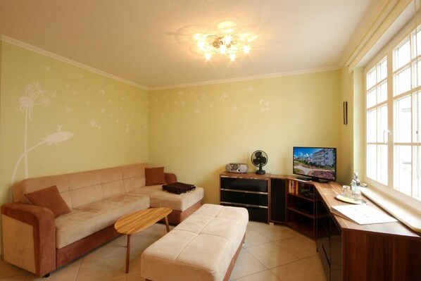 Unclassified image, 1 of 9, button