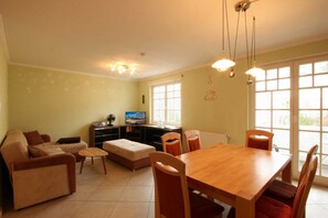 Unclassified image, 3 of 9, button