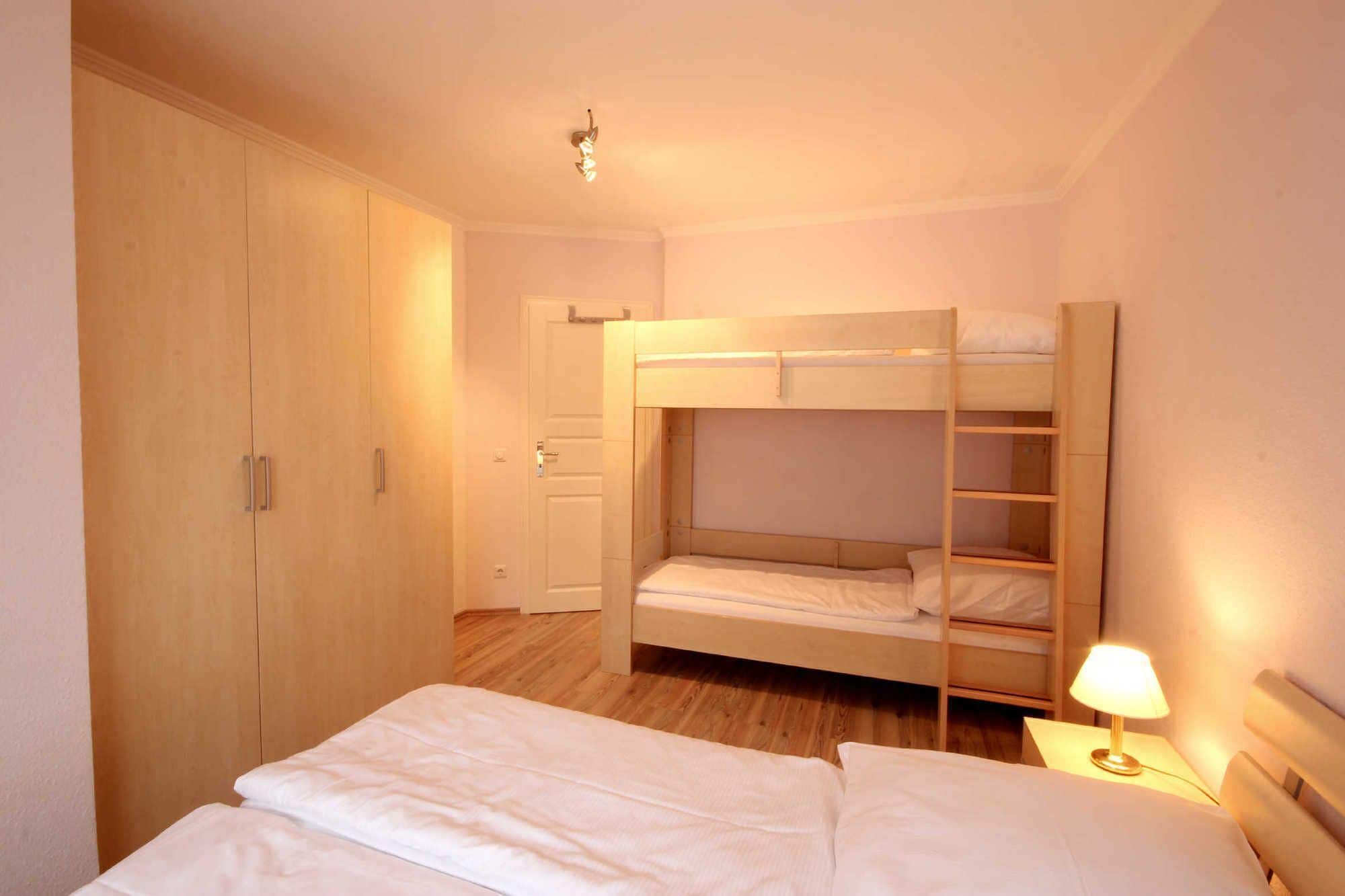 1 bedroom, travel crib, WiFi