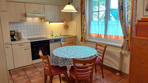 Køleskab, mikrobølgeovn, ovn, opvaskemaskine