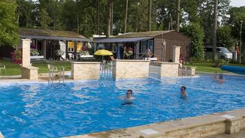 Außenpool (je nach Saison geöffnet)