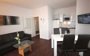 Unclassified image, 2 of 6, button