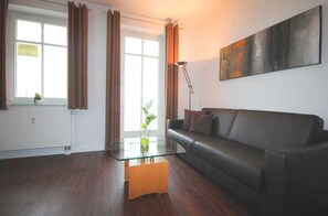 Unclassified image, 5 of 6, button