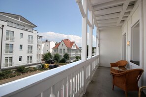 Unclassified image, 2 of 9, button