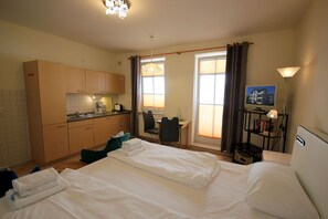 Unclassified image, 4 of 9, button