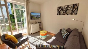 Unclassified image, 3 of 12, button