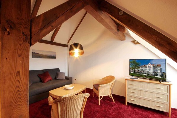 Unclassified image, 1 of 11, button