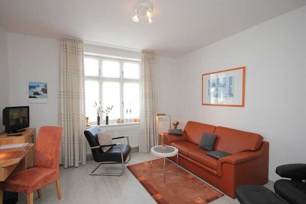 Unclassified image, 1 of 9, button