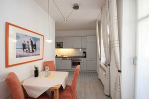 Unclassified image, 3 of 9, button