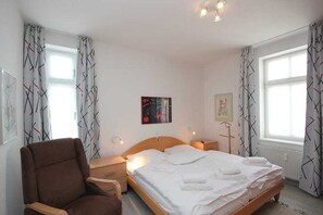 Unclassified image, 4 of 9, button