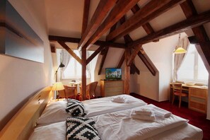 Unclassified image, 2 of 9, button