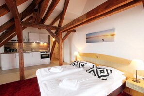 1 soverom, skrivebord og wi-fi