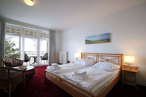 Unclassified image, 4 of 12, button