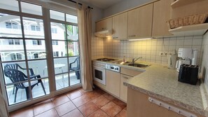 Unclassified image, 4 of 15, button