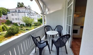 Unclassified image, 2 of 15, button