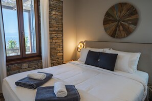 3 bedrooms, premium bedding, down duvets, pillow-top beds - Gems of Pinakates (South Pelion)