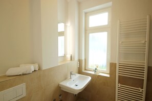 Unclassified image, 3 of 14, button