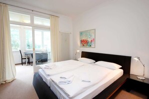 Unclassified image, 2 of 14, button