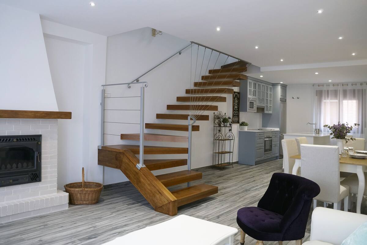 Apartment, 2 Schlafzimmer (PARÍS) | Wohnbereich | 40-Zoll-Flachbildfernseher mit Digitalempfang, Fernseher, Kamin
