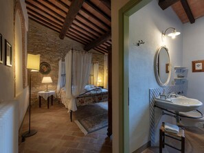 2 bedrooms, WiFi, wheelchair access