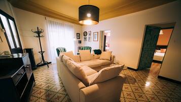 TV, fireplace, foosball, table tennis