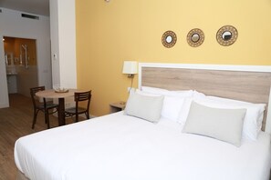 1 slaapkamer, een strijkplank/strijkijzer, internet