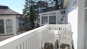 Unclassified image, 3 of 14, button