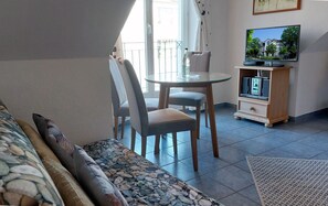 Unclassified image, 5 of 9, button