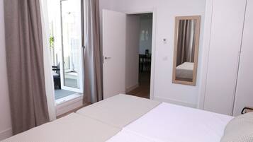 1 habitación, tabla de planchar con plancha y internet