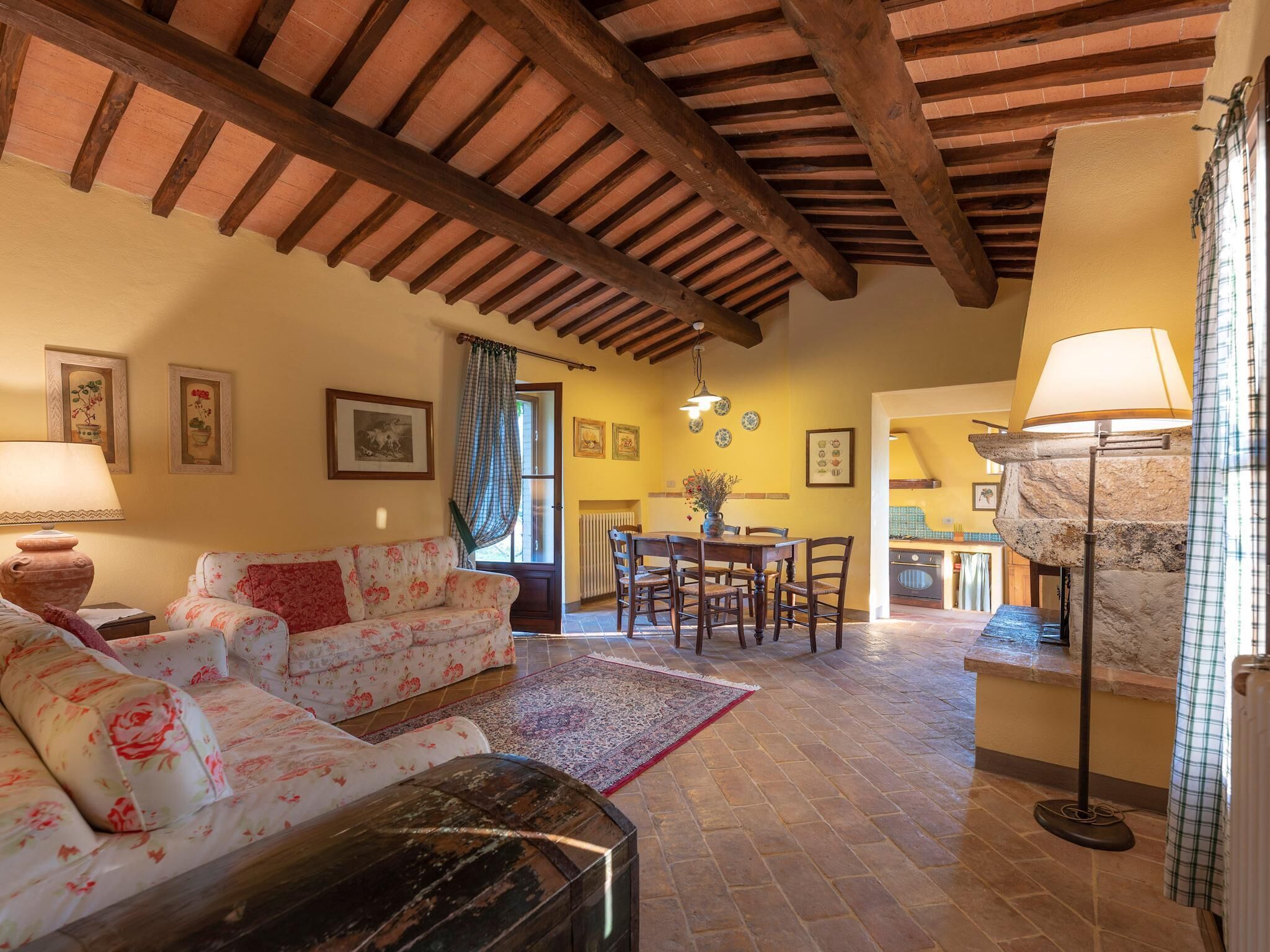 Télévision, cheminée