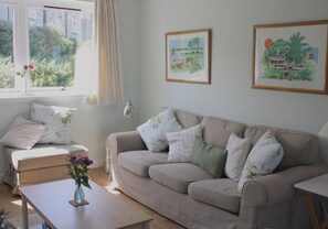 Cottage | Ruang keluarga | TV layar datar