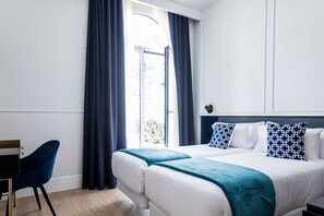 Double Room, Terrace | Minibar, in-room safe, desk, laptop workspace - Hotel Villa Eugenia (San Sebastián)