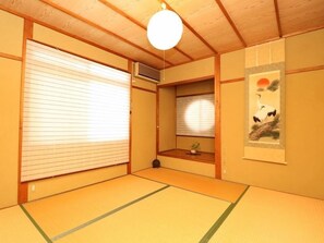2 bedrooms, iron/ironing board, free WiFi - Guesthouse Kyoto Yamashina (Kyoto)