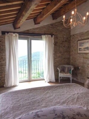 4 camere, ferro/asse da stiro, Wi-Fi, lenzuola