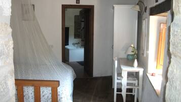 1 chambre, coffres-forts dans les chambres, fer et planche Ă repasser