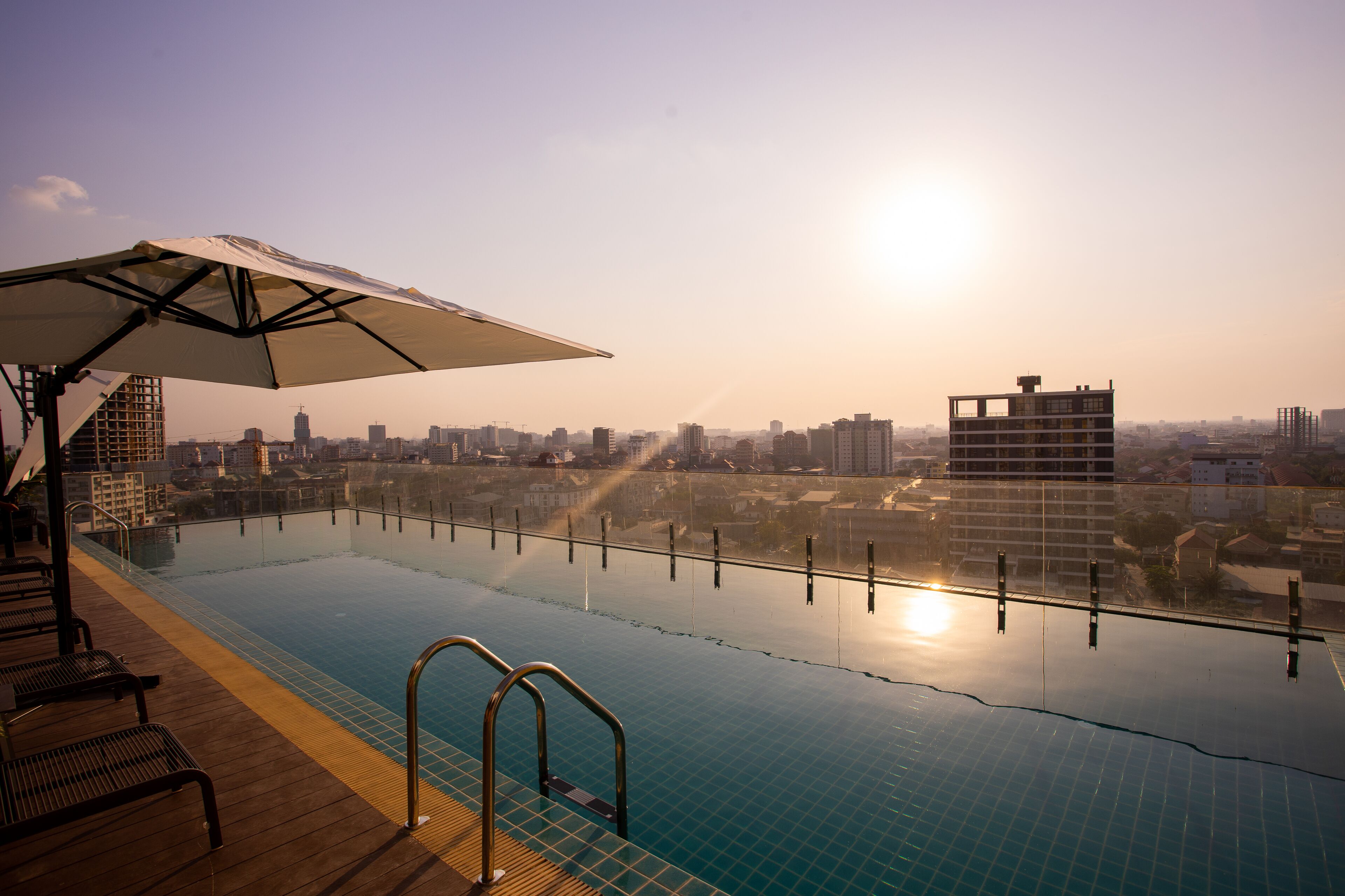Outdoor pool, sun loungers