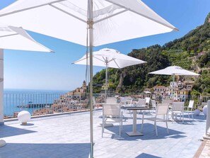 Outdoor dining - Casa Mao - ID 3308 - One Bedroom Hotel, Sleeps 3 (Amalfi)