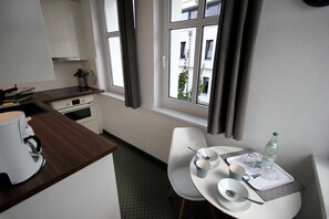 Unclassified image, 5 of 10, button