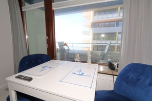 Unclassified image, 3 of 15, button