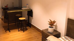 Comfort Room | Private kitchenette - Alphabet House - Bui Vien street (Ho Chi Minh City)