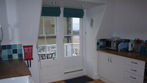 Cottage | Private kitchen - At the Beach (North Berwick)