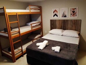 Habitación familiar (quarto 9) | Wifi gratis y ropa de cama